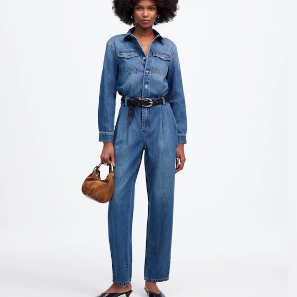Madewell Pleated Barrel-Leg Jumpsuit in Baywood Wash: Airy Denim Edition